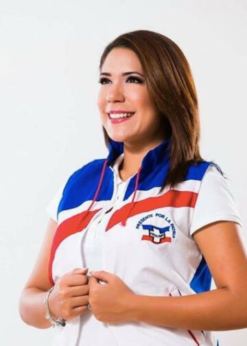 ARENA define sus candidaturas y apuesta por una fórmula presidencial femenina, compuesta por una exdiputada