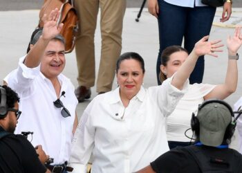 Juan Orlando Hernández regresa a Honduras tras recibir un indulto en Estados Unidos