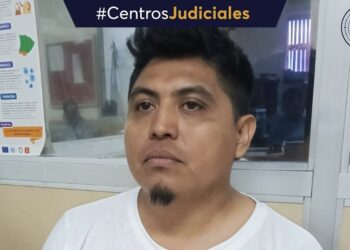 Ordenan investigar a sujeto que empujó a anciano en Santa Ana