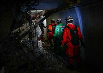 Equipo USAR El Salvador continúa labores de búsqueda y rescate en Venezuela