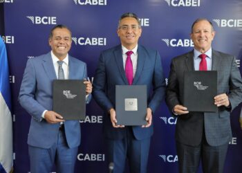 El Salvador y BCIE logran acuerdo económico para modernizar infraestructura vial del país