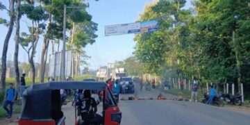 Conductores guatemaltecos cierran calles en protesta por alto costo de combustibles