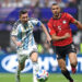 Argentina sufre pero remonta a Egipto con tres goles en 15 minutos