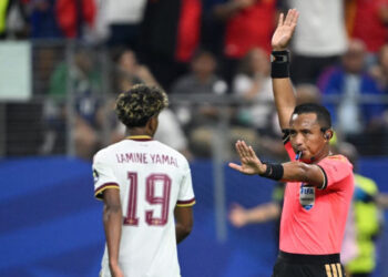 FIFA reafirma su confianza en Iván Barton para dirigir partidos de máxima exigencia