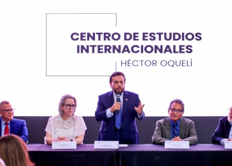 Vicepresidente Ulloa dice que Isla Conejo no debe adquirir una importancia que no tiene