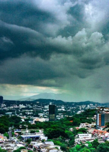 Calor y lluvias breves predominarán durante la jornada de este jueves