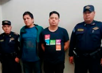 Capturan a responsables de hurtar un vehículo en Ahuachapán
