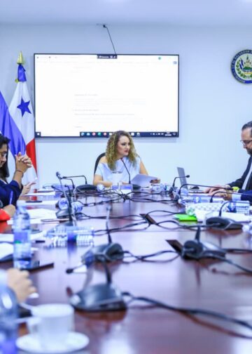 Ratificación de convenio validará licencias de conductores salvadoreños e italianos