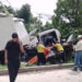 Dos personas resultan lesionadas tras choque entre camión y pipa en Apopa