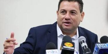 Rolando Castro señala inconsistencias en postulación de dirigente sindical por el FMLN