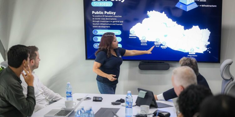 Empresarios alemanes exploran oportunidades de inversión en el turismo de El Salvador