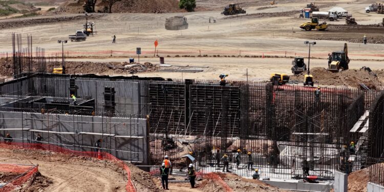 Construcción del Aeropuerto Internacional del Pacífico avanza con paso firme