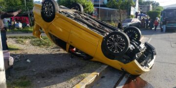 Dos personas lesionadas deja accidente en el bulevar Constitución
