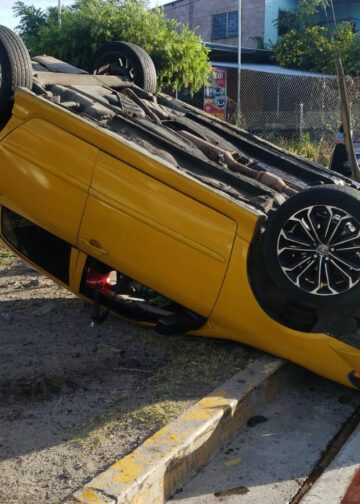 Dos personas lesionadas deja accidente en el bulevar Constitución