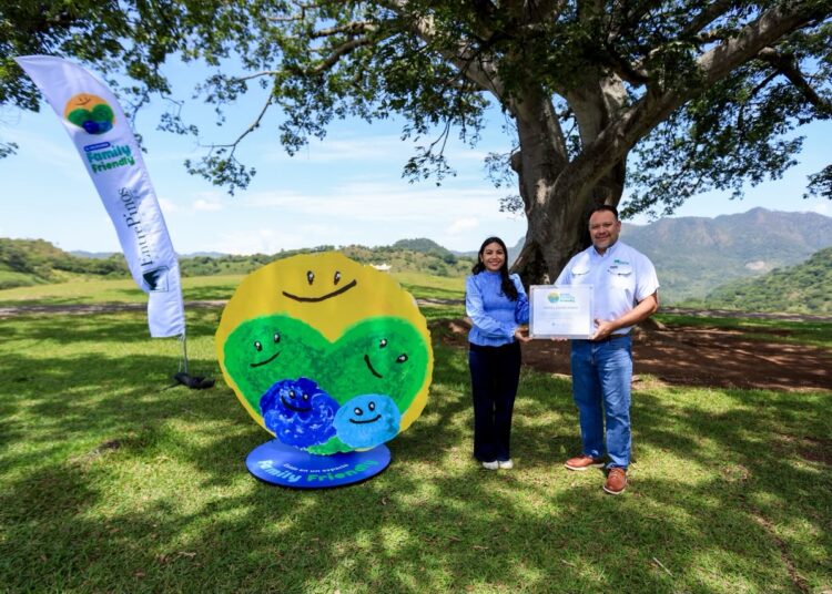 Entre Pinos recibe el sello Family Friendly y se suma a los espacios que promueven el turismo familiar en El Salvador