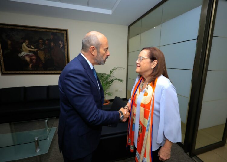 Presidente del Senado de España y comitiva de senadores conoce transformación histórica de El Salvador