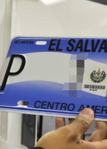 Placas de vehículos mantendrán su vigencia hasta agosto de 2027
