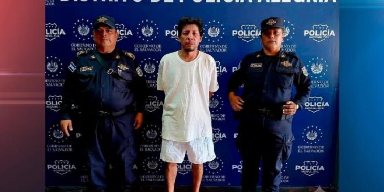 Capturan a hombre que lesionó a un hombre con un machete mientras se emborrachaban