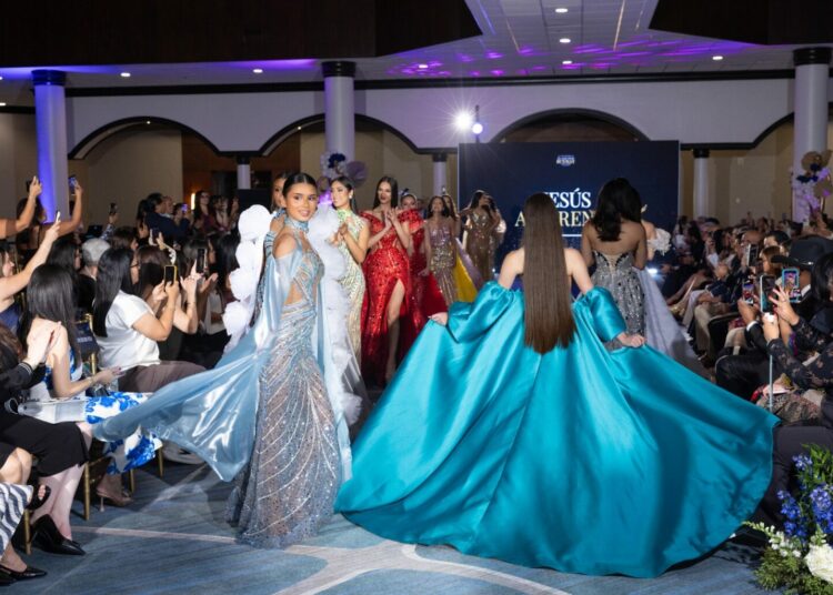 Éxito total en «El Salvador Runway Houston 2026»