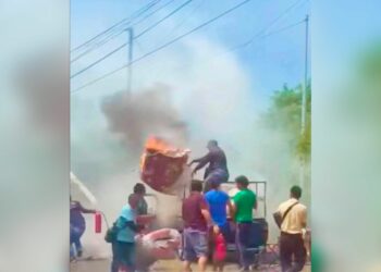 Reportan vehículo incendiado en San Miguel