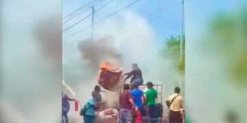 Reportan vehículo incendiado en San Miguel