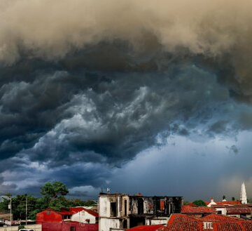 Fuertes lluvias dejan inundaciones, caída de árboles y afectaciones viales en varios puntos del país