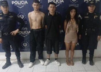 Caen distribuidores de drogas en San Miguel; entre los detenidos hay una joven que había sido reportada como desaparecida 
