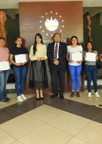 Más jovenes acceden a becas universitarias gracias a Cancillería