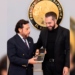 Félix Ulloa entrega al Presidente Nayib Bukele el libro “Cero Crimen”
