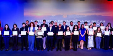 China otorgará becas a jóvenes salvadoreños para formarse en áreas de alta tecnología