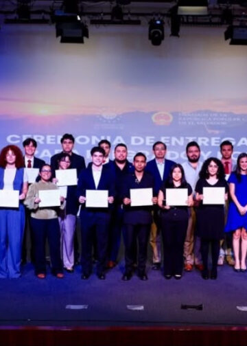 China otorgará becas a jóvenes salvadoreños para formarse en áreas de alta tecnología