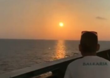 El cielo se oscureció en Valencia y unos salvadoreños de Morazán estuvieron ahí para verlo