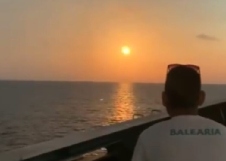 El cielo se oscureció en Valencia y unos salvadoreños de Morazán estuvieron ahí para verlo