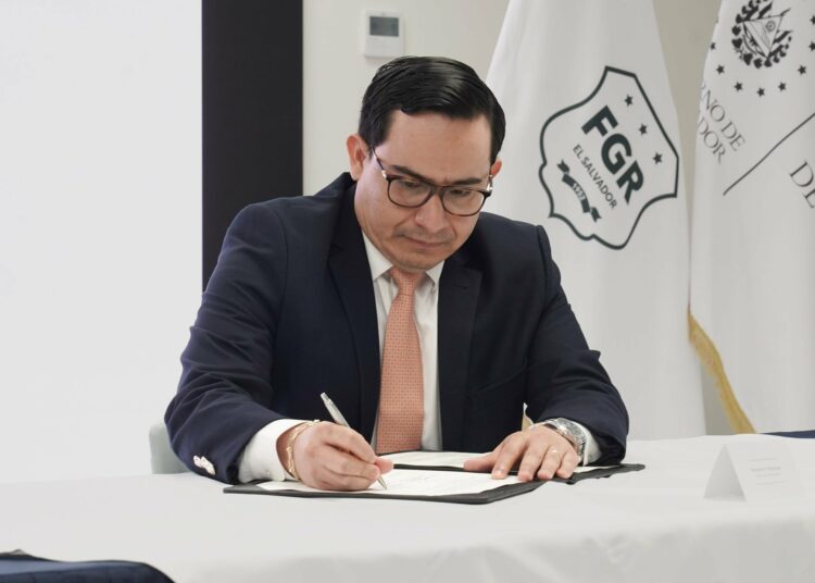 Aduanas y Fiscalía fortalecen cooperación para combatir evasión fiscal y contrabando