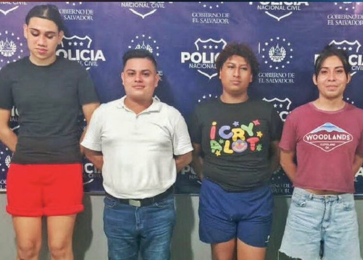 Capturan a sujetos que se fueron a los puños en alrededores de una discoteca en Sonsonate