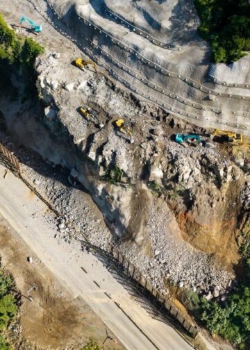 Los Chorros continúa cerrado mientras avanzan las labores de limpieza tras voladuras controladas
