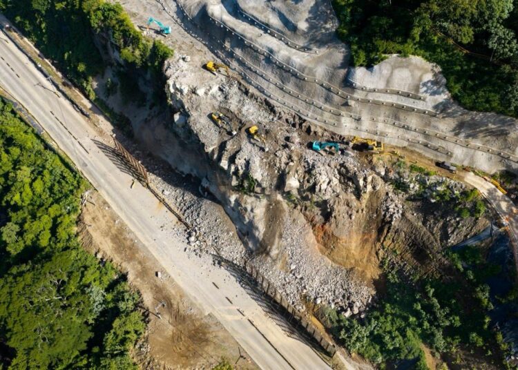 Los Chorros continúa cerrado mientras avanzan las labores de limpieza tras voladuras controladas