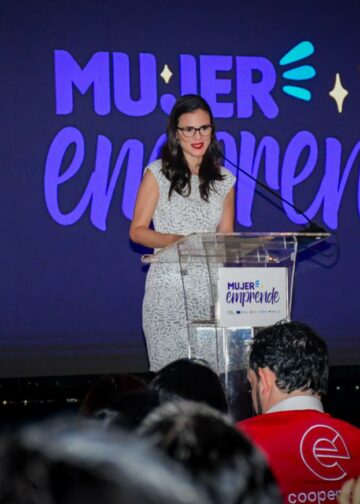 Mujer Emprende gradúa a 281 emprendedoras de 11 distritos de El Salvador