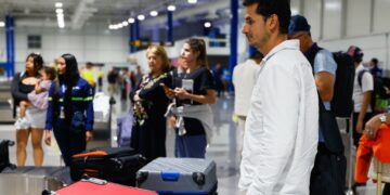 Hermanos lejanos regresan al país para disfrutar de las fiestas agostinas