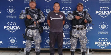 Hombre enfrentará proceso penal por el homicidio de una mujer en Santa Ana