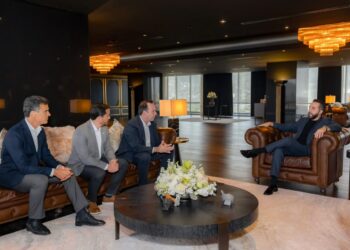Presidente Nayib Bukele atrae millonaria inversión médica de grupo hospitalario mexicano