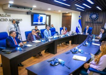 Comisión Política concluye entrevistas y avala elección de magistrados de la Corte de Cuentas