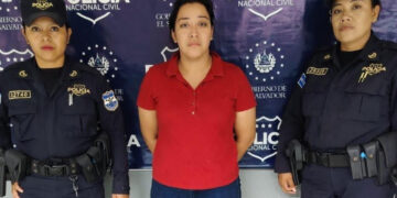 Capturan en Sonsonate a mujer vinculada a una estructura criminal