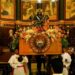 Miles de fieles acompañan la procesión del Divino Salvador del Mundo durante las Fiestas Agostinas