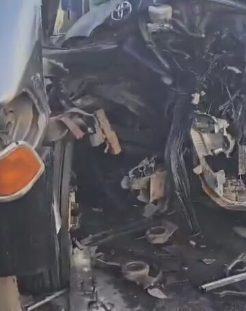 Microbús y volqueta involucrados en siniestro vial en San Salvador 