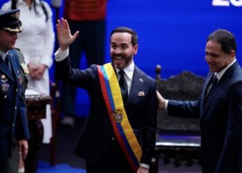 El Salvador felicita a Abelardo de la Espriella por asumir la Presidencia de Colombia