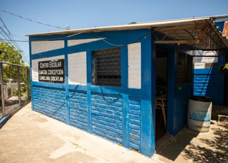 Reconstruyen centro educativo en Cuscatlán Sur