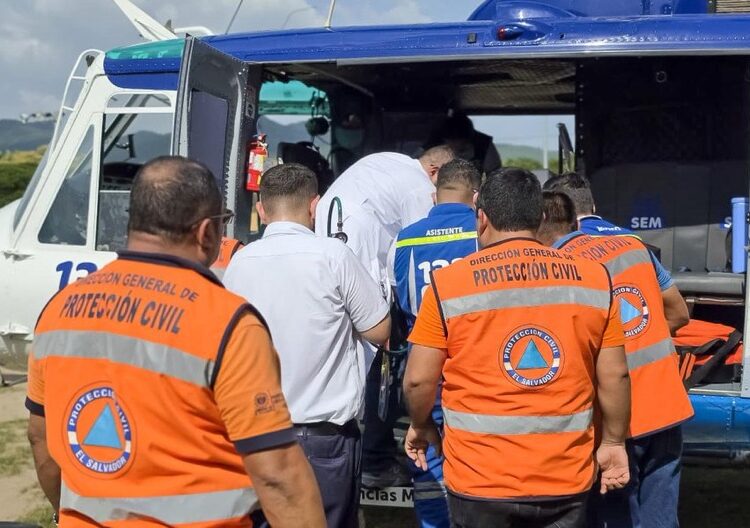 Trasladan vía aérea a menor lesionado tras accidente en Chalatenango