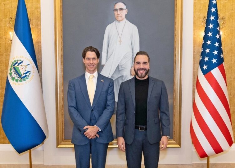 Presidente Bukele se reúne con CEO de importante corporación financiera de EEUU