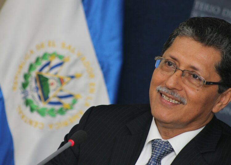 Exviceministro y su esposa deberán devolver $277,203.71 al Estado